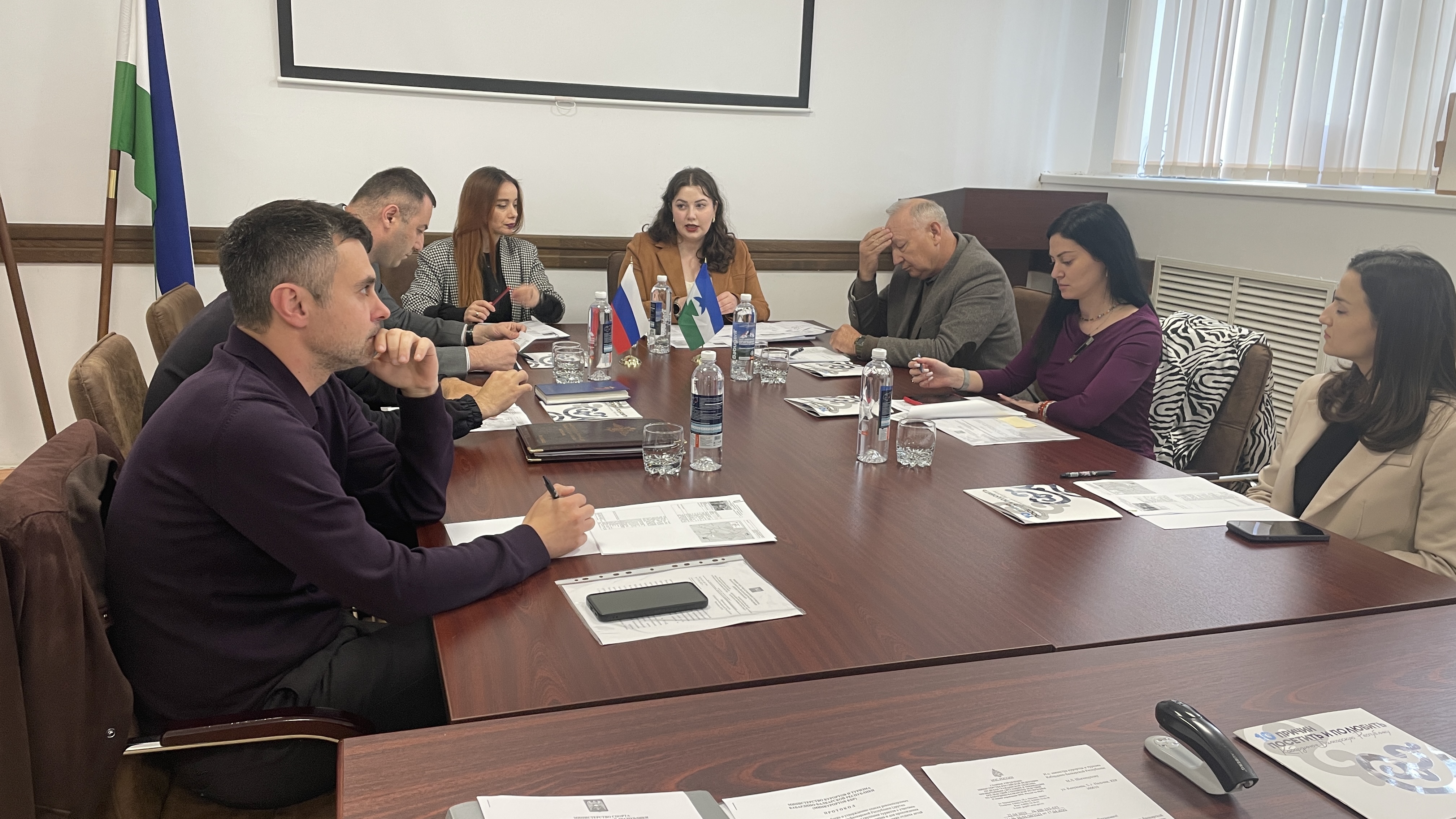 В Минкурортов КБР прошло заседание комиссии по детским маршрутам