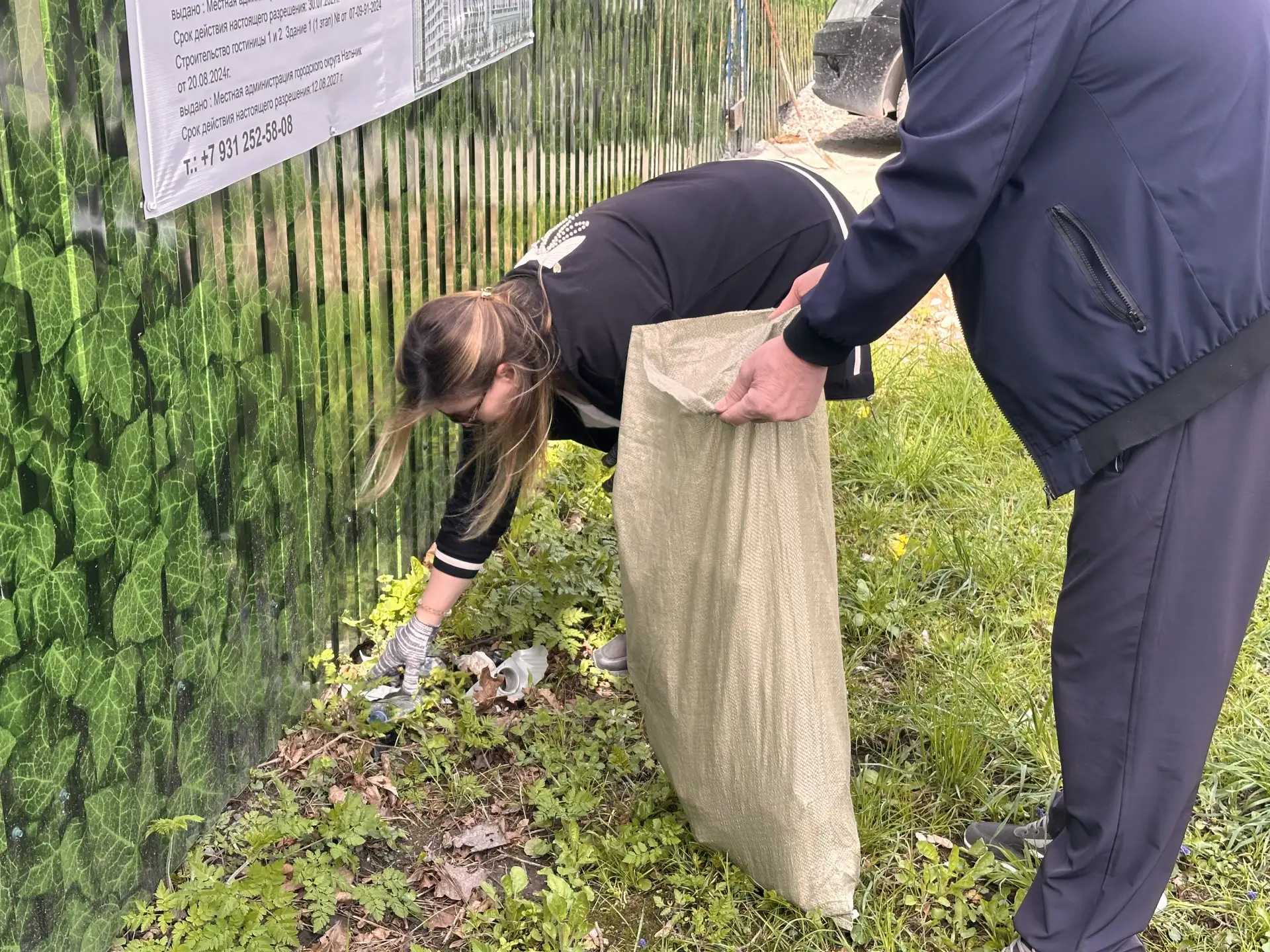Министерство курортов и туризма КБР приняло участие в общегородском субботнике.